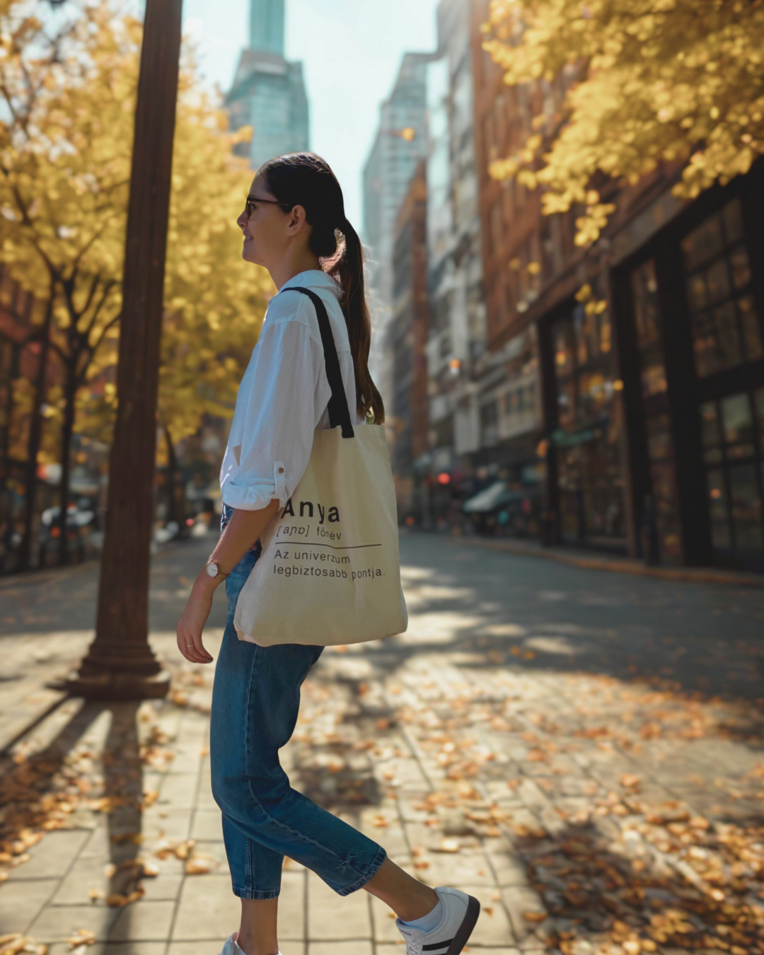 Anya vászontáska – Az univerzum legbiztosabb pontja felirattal, praktikus és stílusos kiegészítő anyáknak