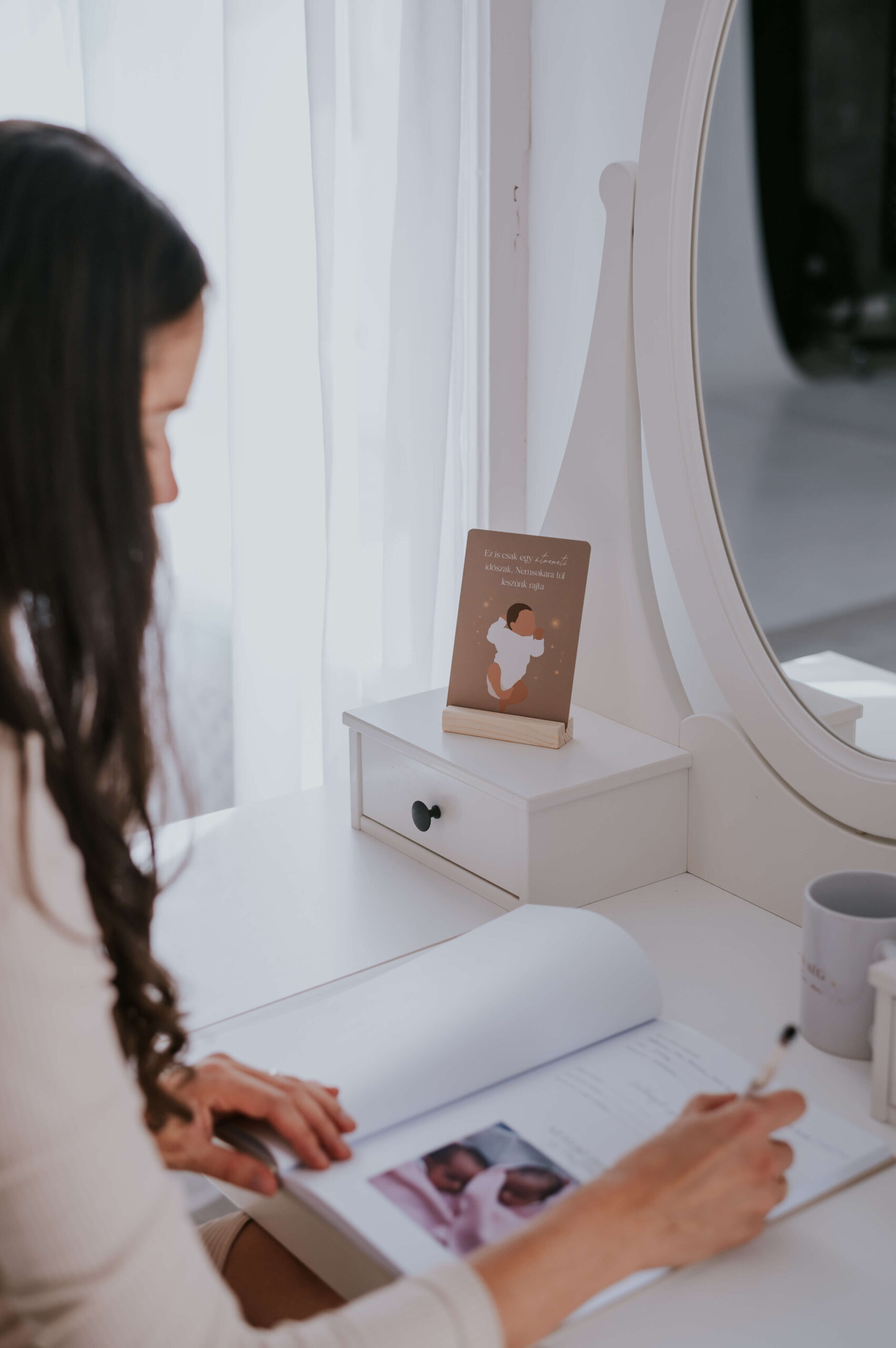 anyuka lapozza a niMin névre szóló babanaplót